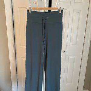NWOT Vuori wide leg pants